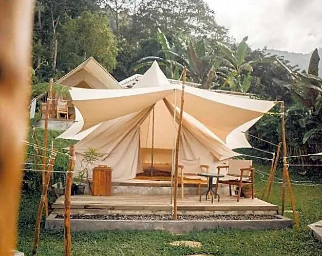 Alamu Eco Campo de lujo 3*